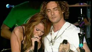 Video thumbnail of "Miley Cyrus & David Bisbal- When I look at you (Rock in Rio-madrid) HQ"