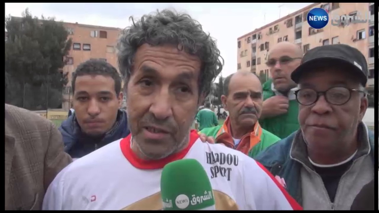 أنصار جمعية وهران يكرمون اللاعب والمدرب السابق عبد الله مشري