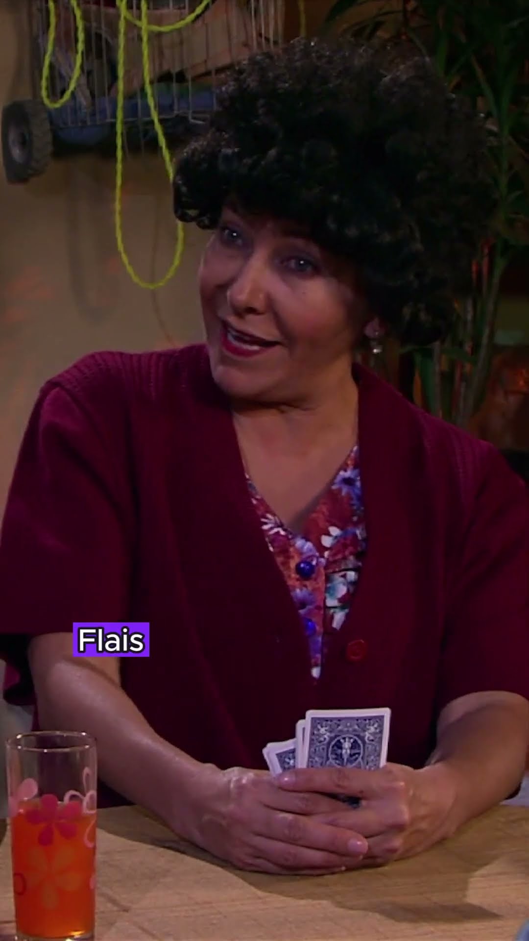 María se no parece en nada a su mamá, y Albertano sabe por qué ? #MaríaDeTodosLosÁngeles #Comedia