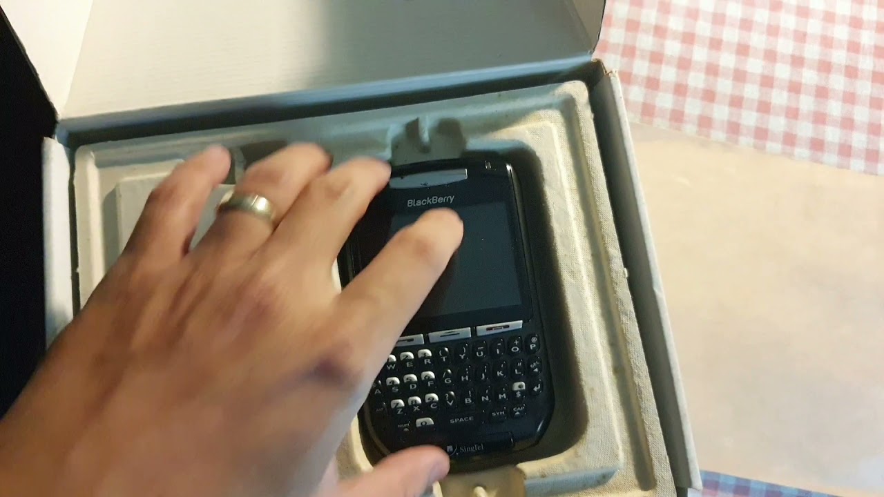 Mở hộp chiếc Blackberry 8707g sau 15 năm| Hoàn hảo mọi chức năng.
