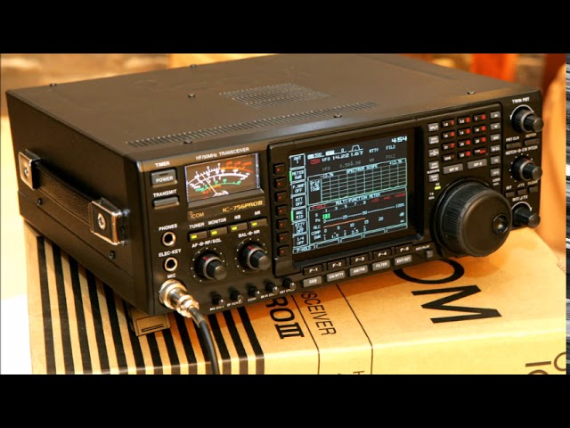 TS 850 SAT Kenwood vs Icom Pro 3 comparaison reception - YouTube