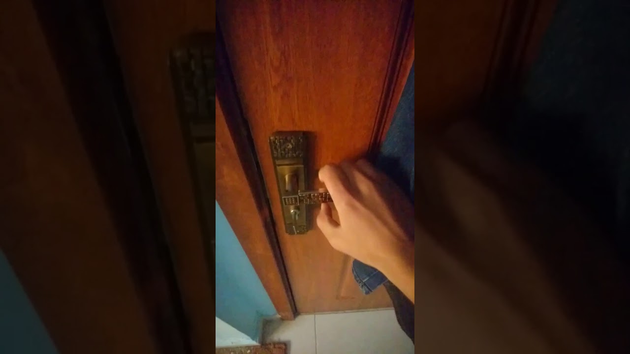How To Unlock A Bedroom Door Without A Keyhole / How To Open A Locked