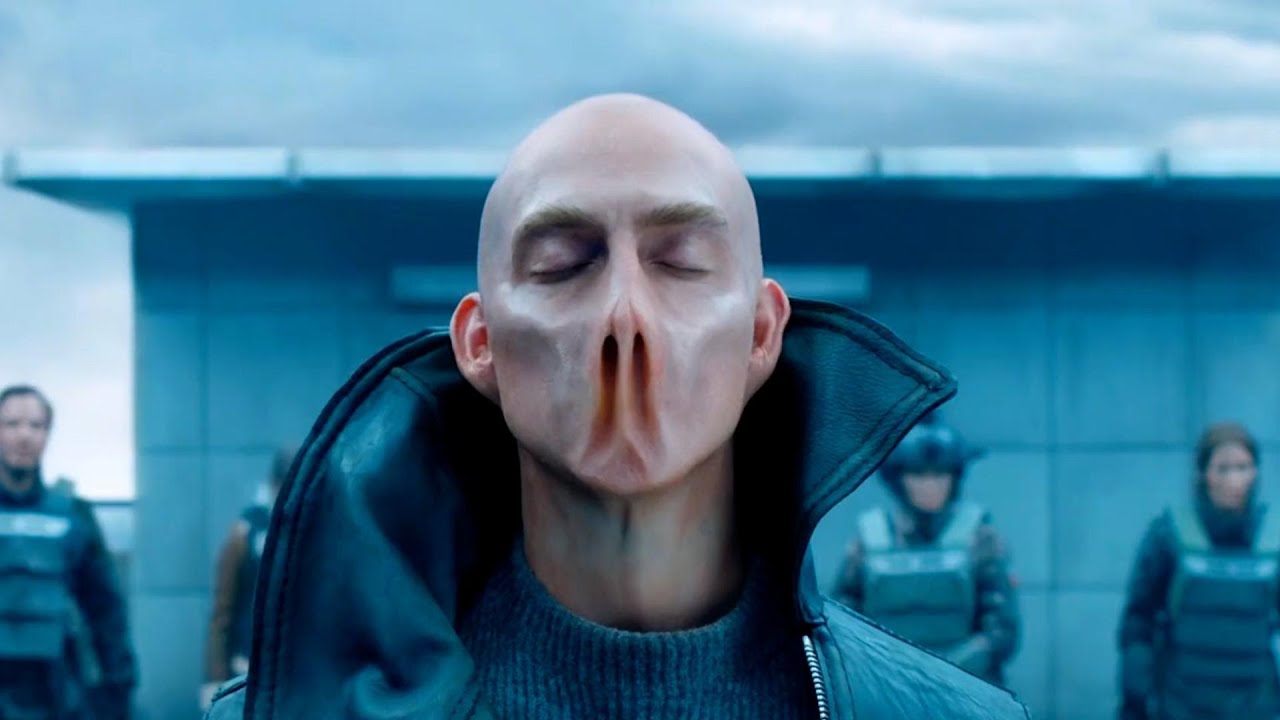 Earth lands an alien ship with countless aliens waiting to hatch#movie