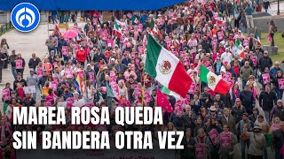 AMLO 'previene acoso' quitando el asta bandera del Zócalo