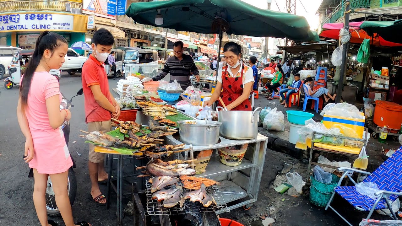 Cambodian Evening Food Market Tour, Walking at Olympic Market, Phnom Penh 2022