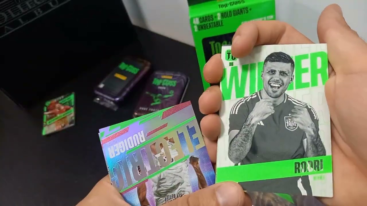 Top Class 2025 mini Tin breaking