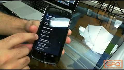 Android 4.0 Ice Cream Sandwich Tip/Trick : Easter Egg Flying Androids