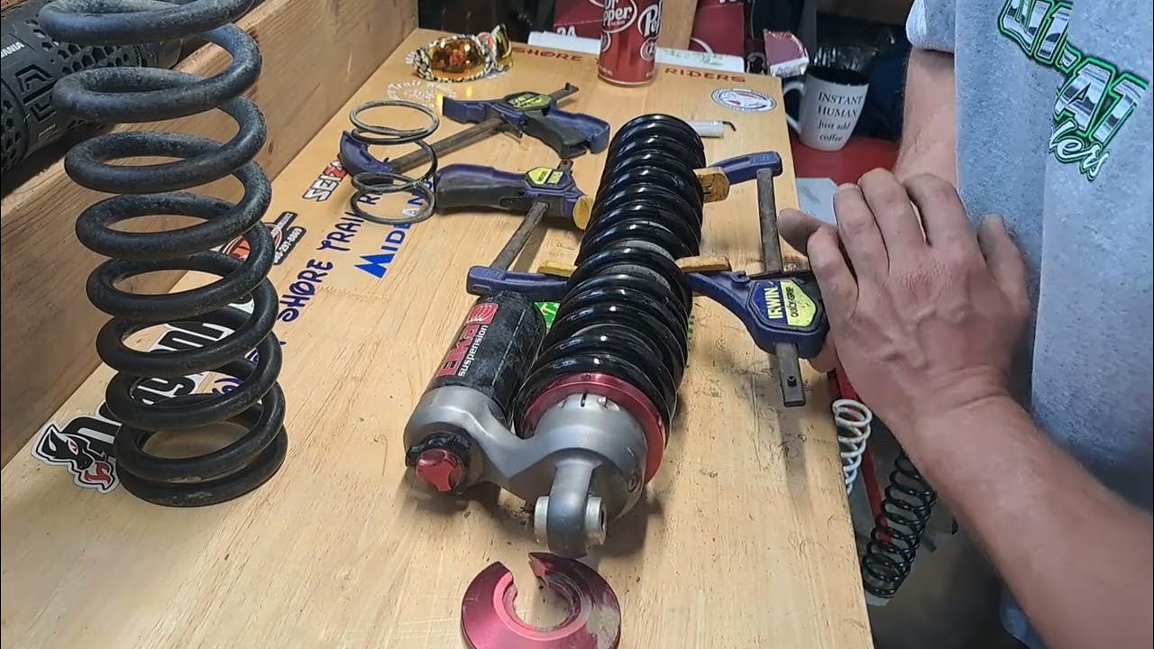 Elka Stage 5 shock, Bandit spring installation. Banditutvsuspension 