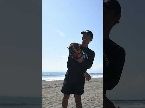 BaseballSurfer 『野球をもっと楽しくもっとカッコよく』をモットーに野球に関する様々なチャレンジをしています‼️#baseballsurfer #野球スクール #グローブ #紹介 #大船