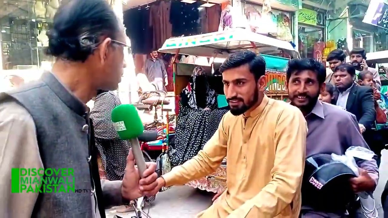 Eid Shopping Rush in Muslim Bazaar Mianwali | Traffic Chaos & Reporter Injured?