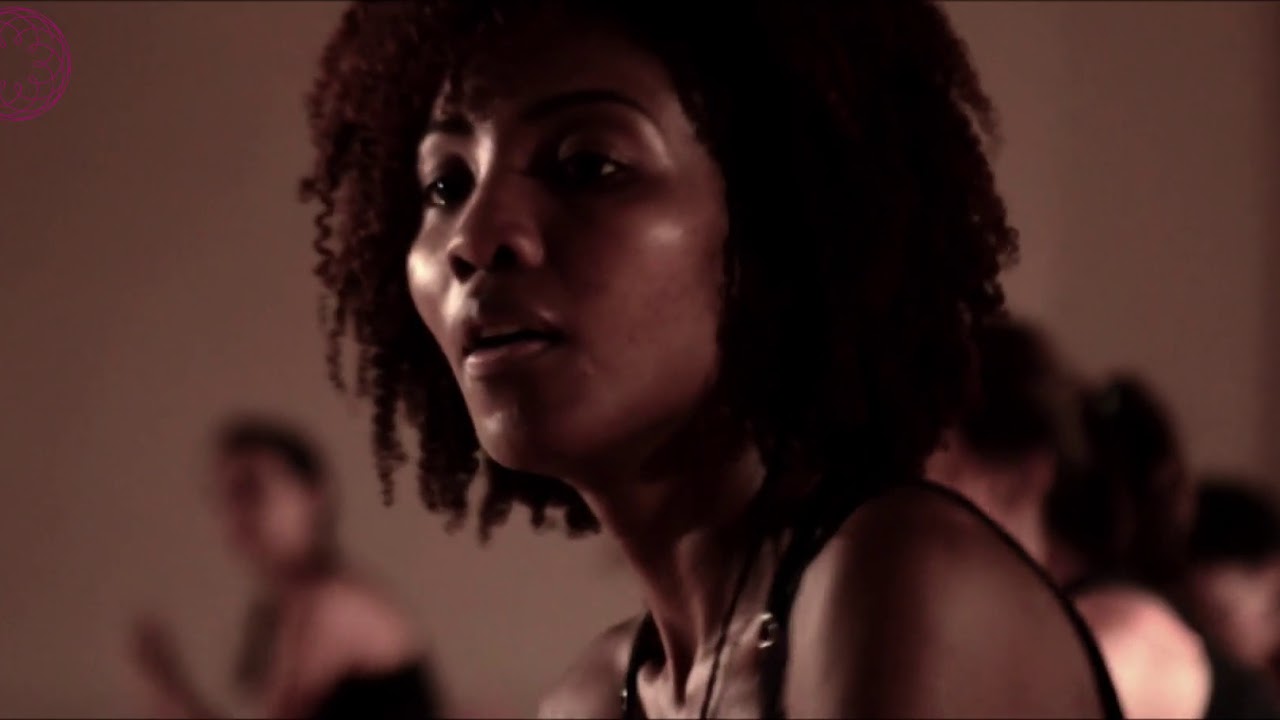 AFRO - EXPERIMENTOS NO CORPO / Sala Crisantempo