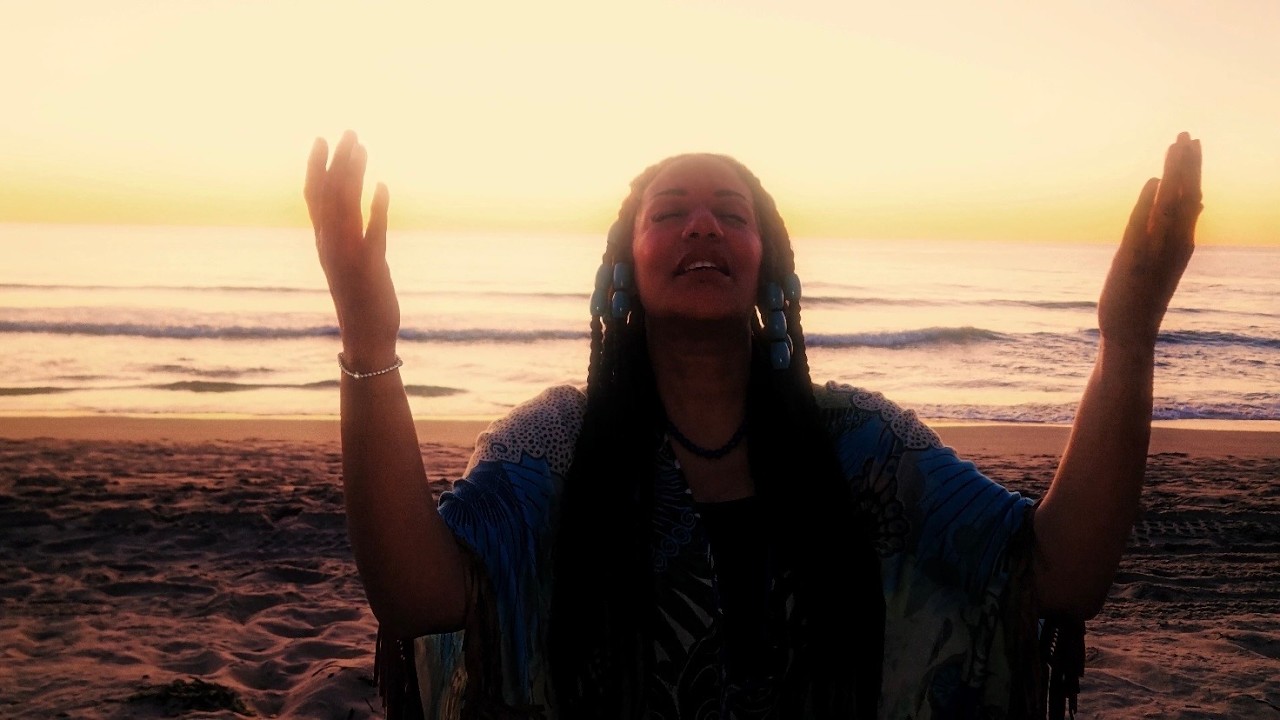 Shannon Evette - Be Still (Official Visualizer)