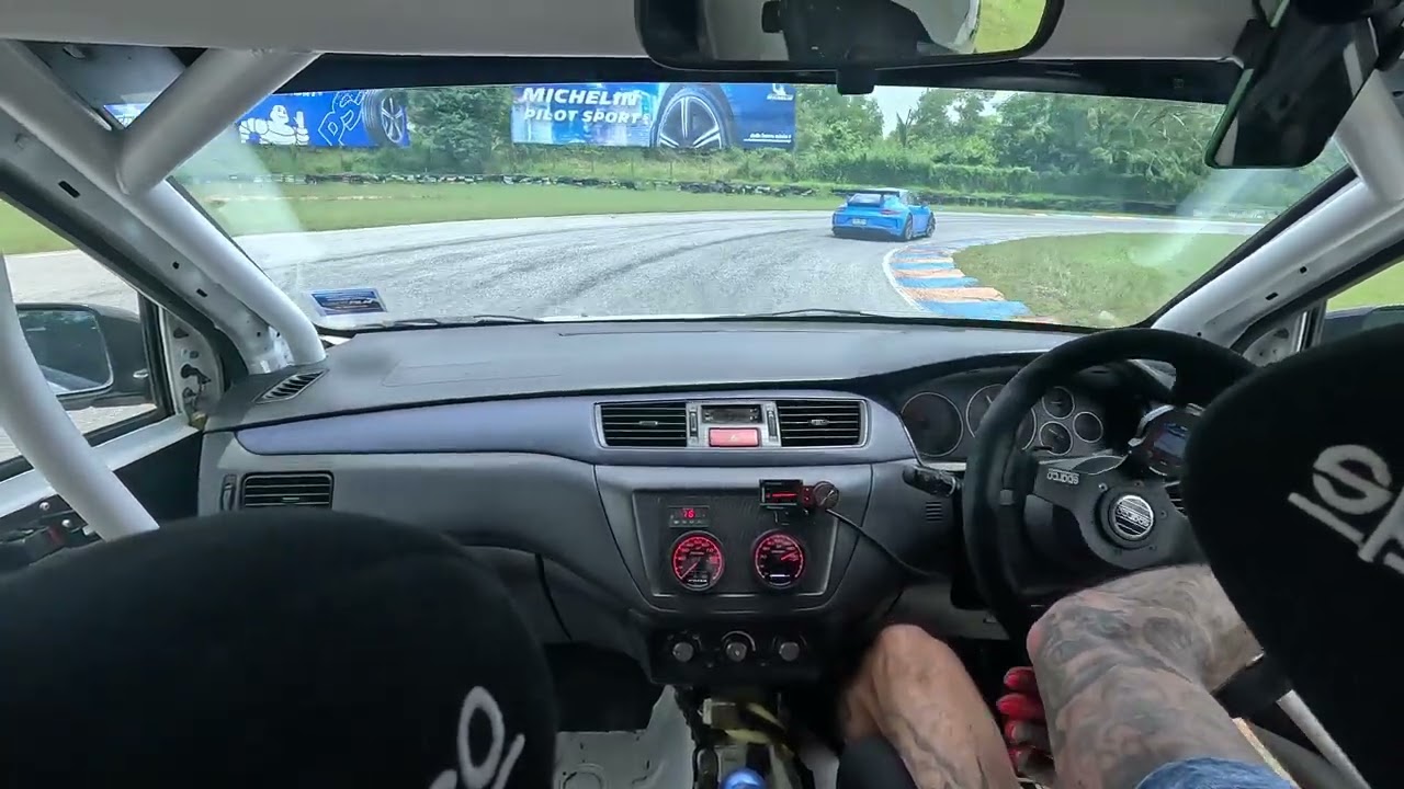 Evo 8 VS 991.2 GT3 Bira Circuit