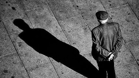 How Smart People become stupid