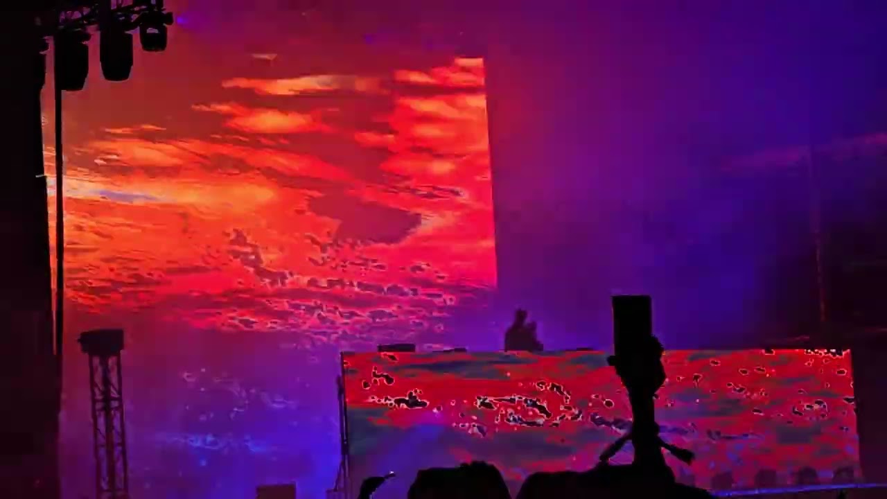 Calvin Harris & Miley Cyrus - Ocean Estreno Tecate Emblema 2024