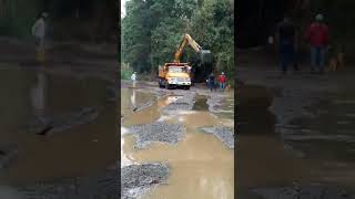 Trabajando Dia A Dia Nissan Tk20 Cargando Lastre Fino Ecuador