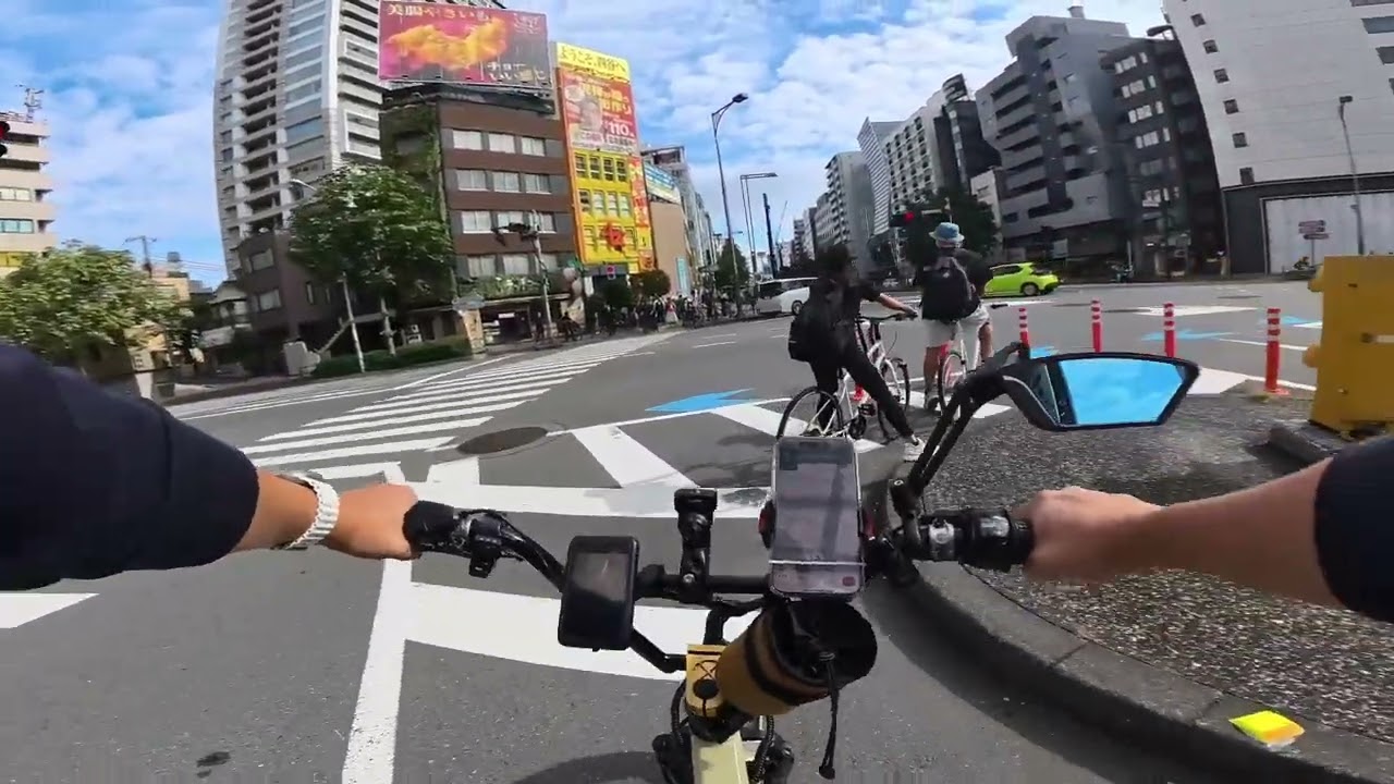 Exploring Tokyo w/Mate 250W: 2nd Part Sunny Sunday Ride from Shinjuku to the Imperial Palace 🚴‍♂️🌞🇯🇵