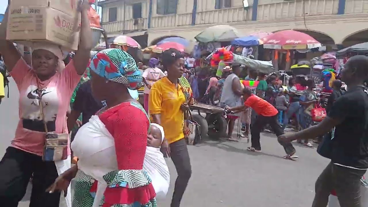 ANOTHER SHOPPING DAY AT KANTAMANTO MARKET IN ACCRA GHANA 