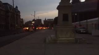 inainte de furtuna, ora 19. 30, Piata Universitatii