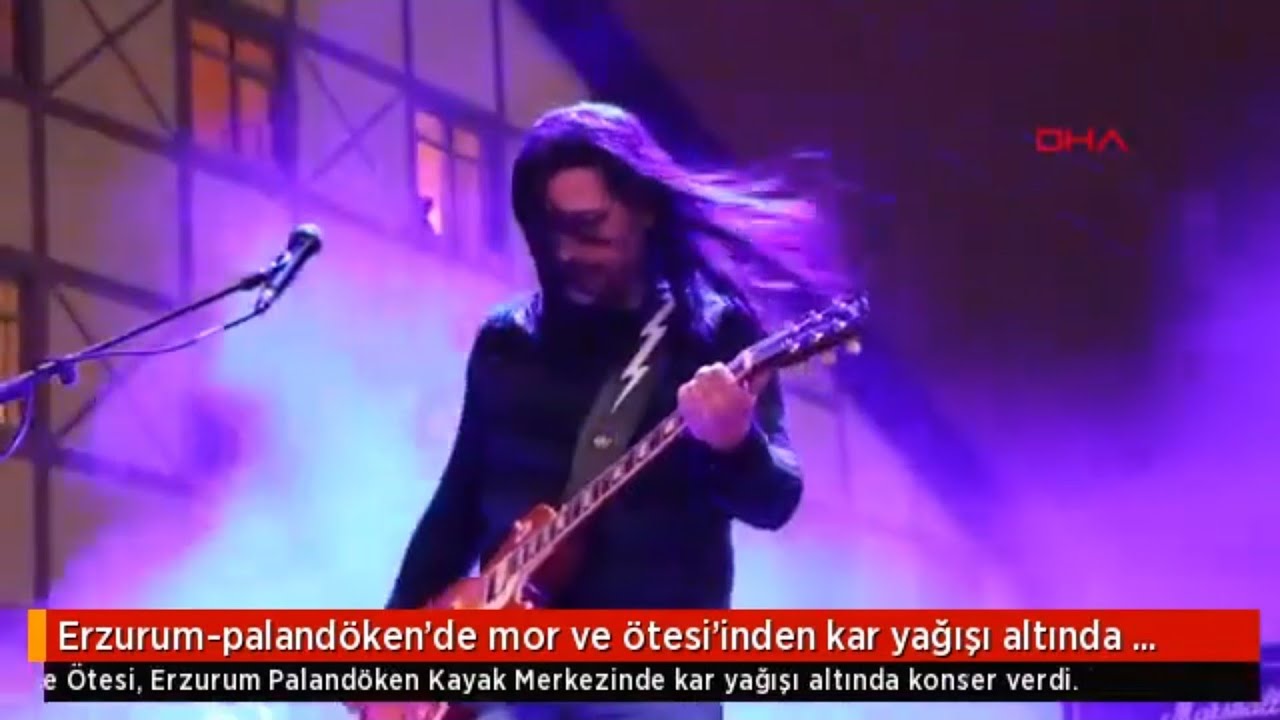 Erzurum-palandöken'de mor ve ötesi'nden kar yağışı altında konser