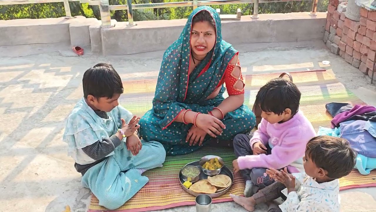 Karishma ayi apne mayke me