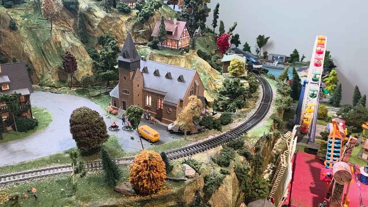 Roco SNCF 68007 Diesel Locomotive HO Scale DCC Ready - YouTube