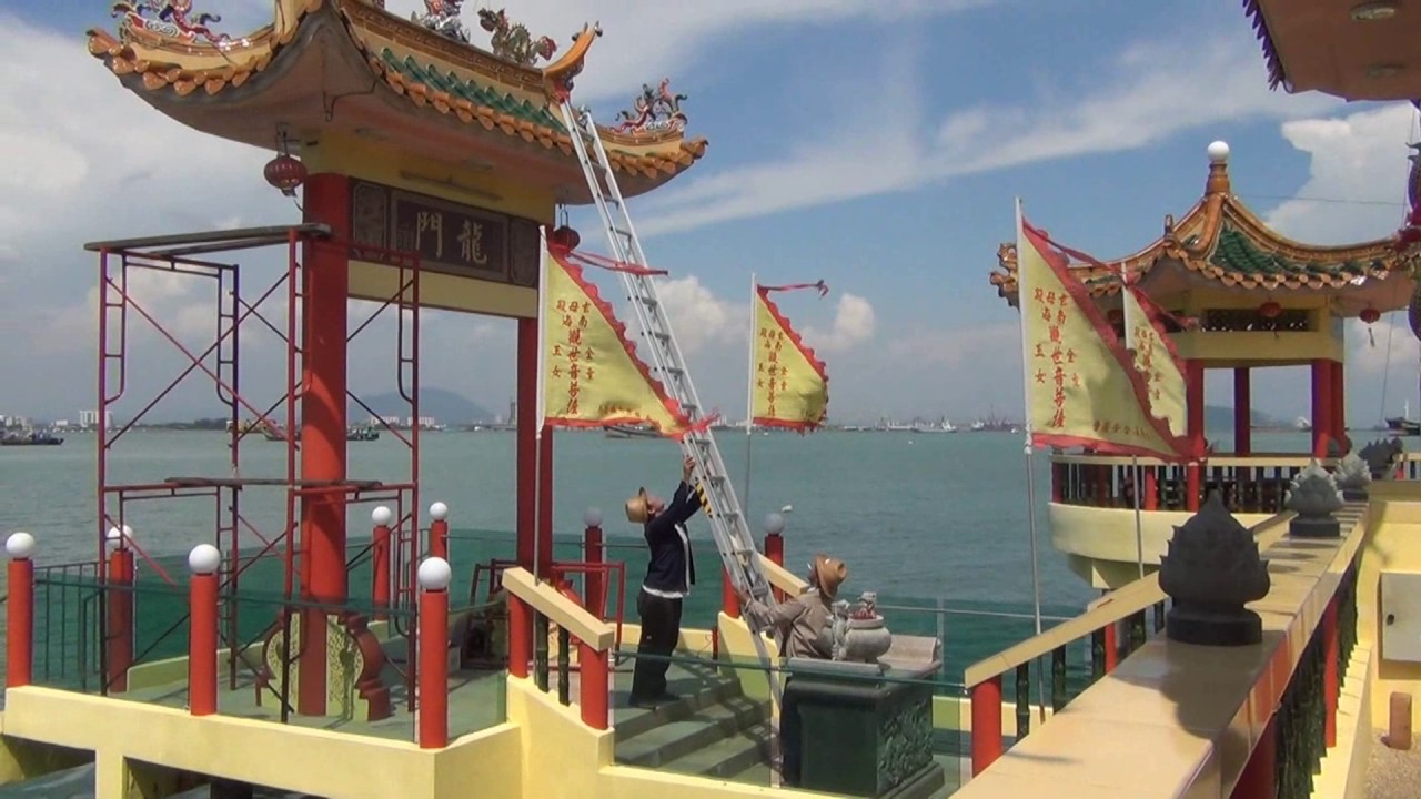Penang - Chinese temple on Lee Clan Jetty (Georgetown)