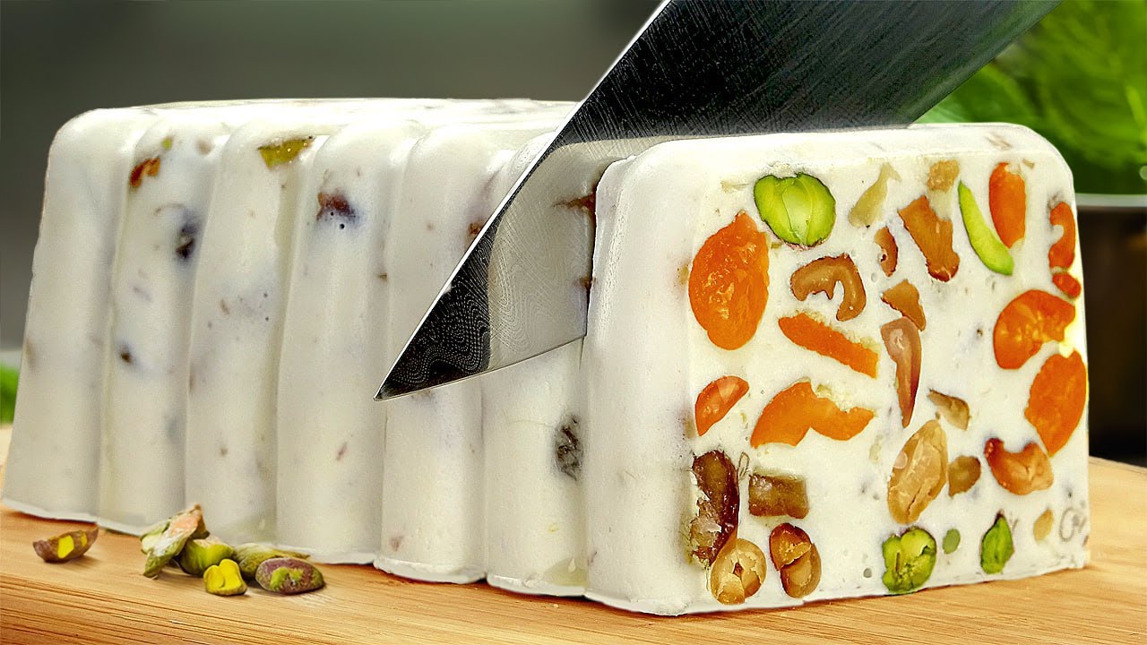 Только творог и сухофрукты делают вкус этого пирога по-настоящему сумасшедшим!