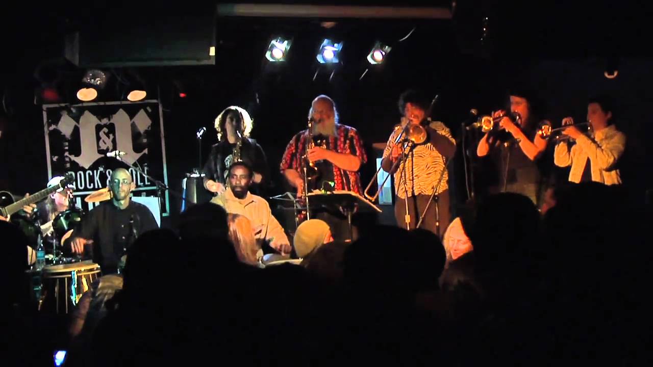 Παρακολούθηση Festival - Chopteeth Afrofunk Big Band στο YouTube Παρακολούθηση Festival - Chopteeth Afrofunk Big Band στο YouTube