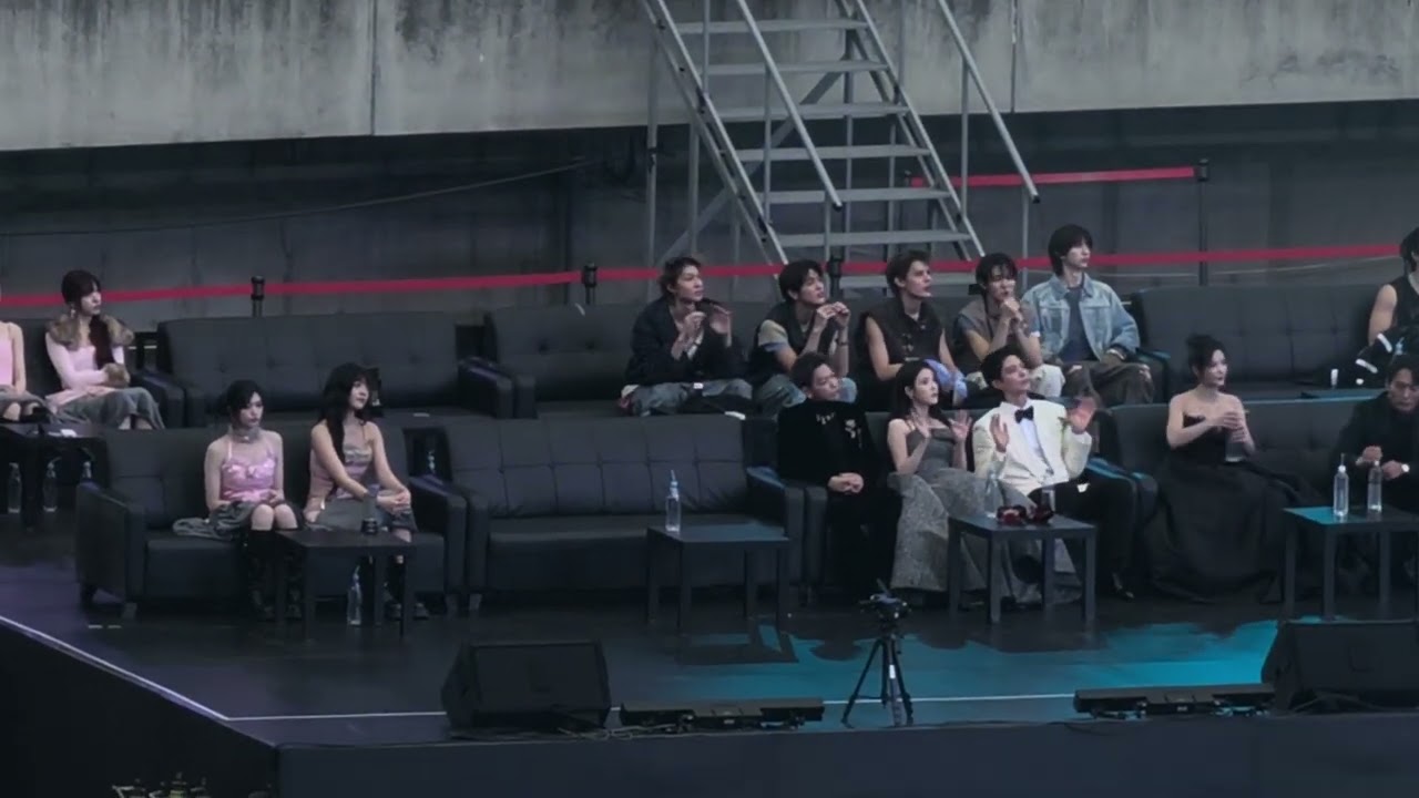 20251206  高雄AAA頒獎典禮 IU&朴寶劍&佐藤健7