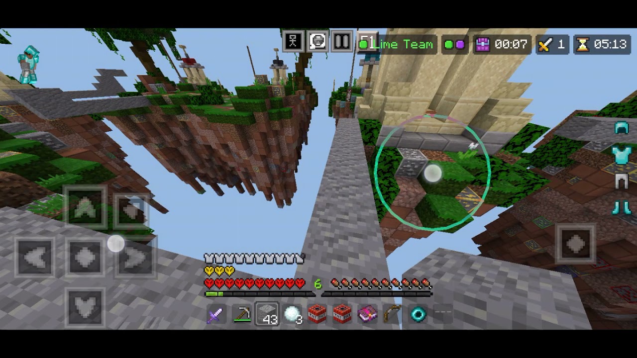 Playing Hive Skywars solos With Em Client (MCPE)