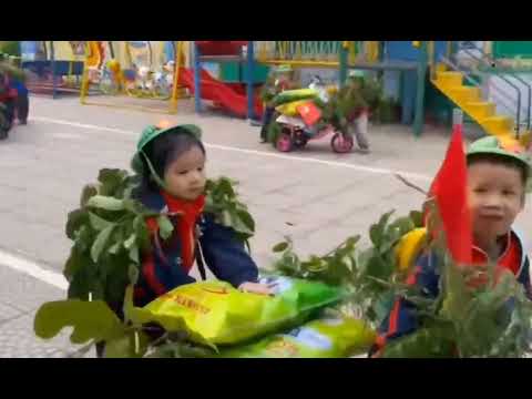 Bé tập làm chú bộ đội tải gạo ra tiền tuyến - Lớp 4B2