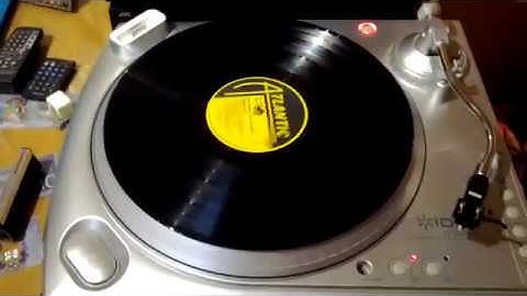 ION LPDOCK Turntable Demonstration