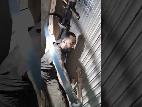 الاسطى سالم حدادين صنايعي عمال شقياني الشغل للجميع حرفونه الحداده إشارة الشقيان بان