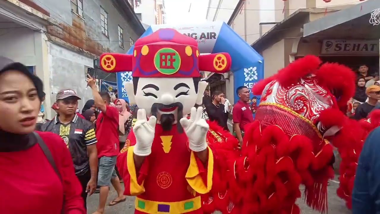 Festival perang air ( Cian Cui ) dimulai