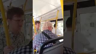 Мужчина оскорблял кондуктора в самарском автобусе №70