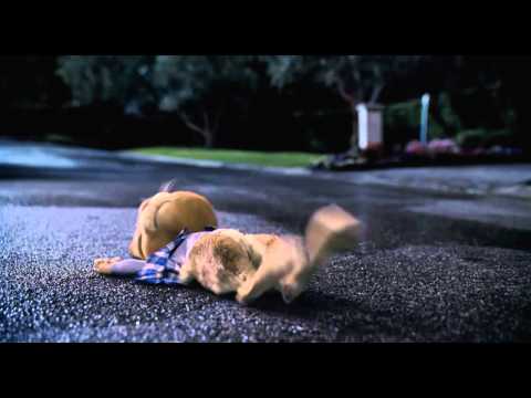 Trailer: Hop -
