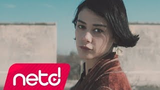 İrem Candar - Beni Bana Bırakıp Resimi