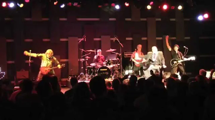 BERU REVUE 11/29/14: FINISH THE SONG, WHITE CHRISTMAS, WISH YOU A MERRY CHRISTMAS, & HAWAII