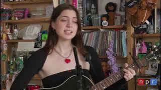 Lizzy McAlpine - ceilings (Tiny Desk Concert w/Tiny Habits)