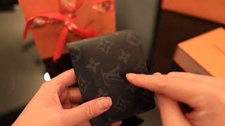 Day 2 unboxing: Filled Louis Vuitton Men's Multiple Wallet in Monogram Eclipse Canvas print