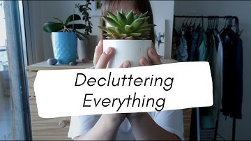 Decluttering All My Stuff as a MINIMALIST #DecelutterDecember