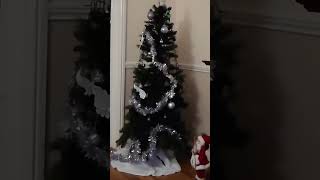 Funny Christmas tree 🌲 У нас очень ЖИВАЯ ЁЛКА 😂🎄🐈‍⬛ Кот развлекается