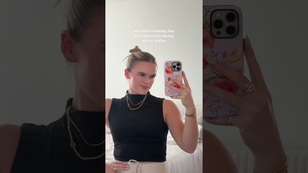 mirror selfies are a must ✨ 