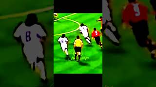 #footballshorts #viral #football #messi #greeac #viral #geac #neymar The Goat of all defenders