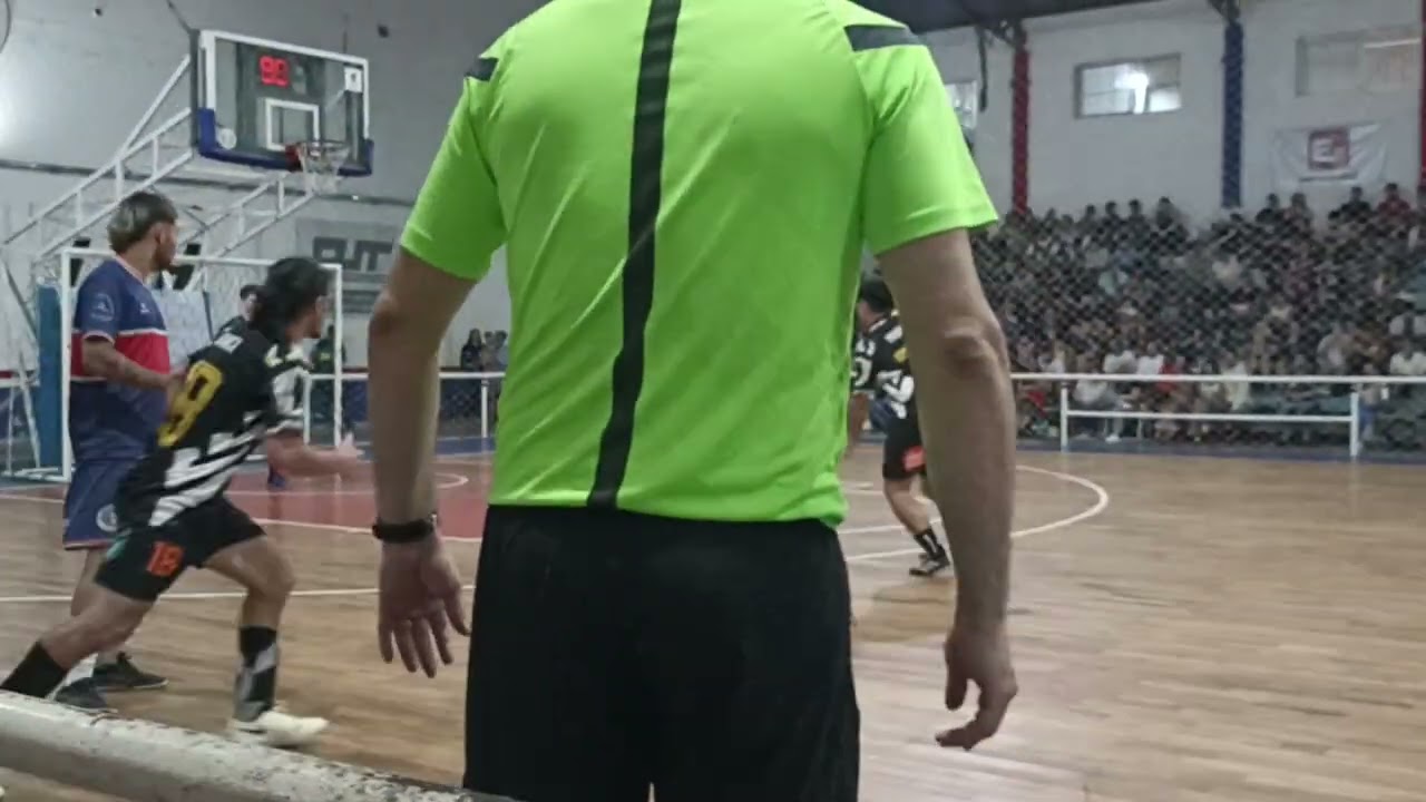 Arrancó el segundo tiempo gente ganó Golden arsenal 6 para Golden 5 arsenal 🥅⚽🏃🎥🎧🎤😀🏃🏃