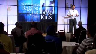 Tony Evans - Raising Kingdom Kids Bible Study