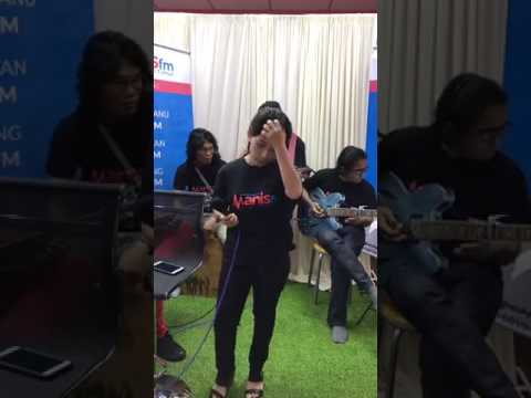 Shaa di Manis FM-Live Pertama Kali dan Buat Insan Tersayang(Duet bersama Eddie Hamid)