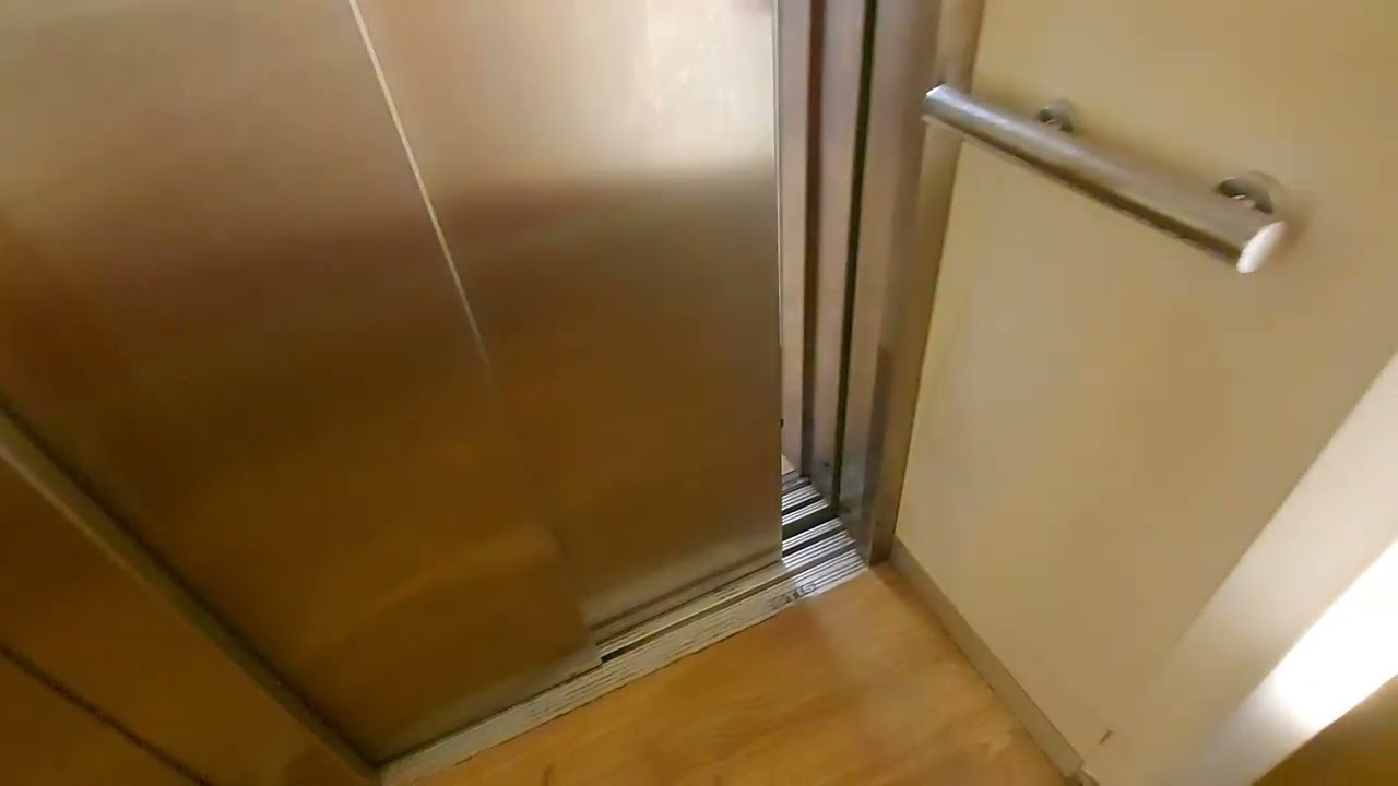 1998 Otis2000H Lift @ Cotswold in Brighton