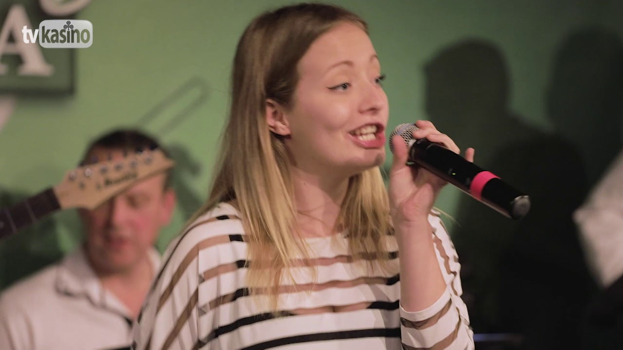 AT Band: Estike zmes